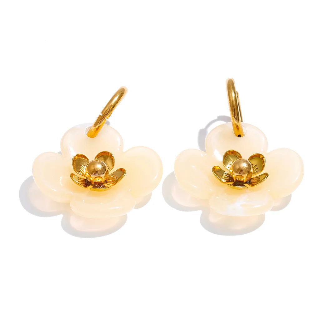 Rilla Resin Flower Earrings