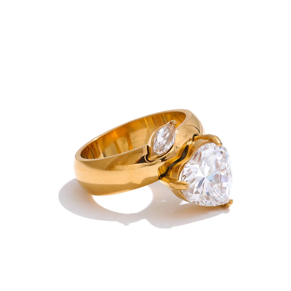Milla Crystal Ring