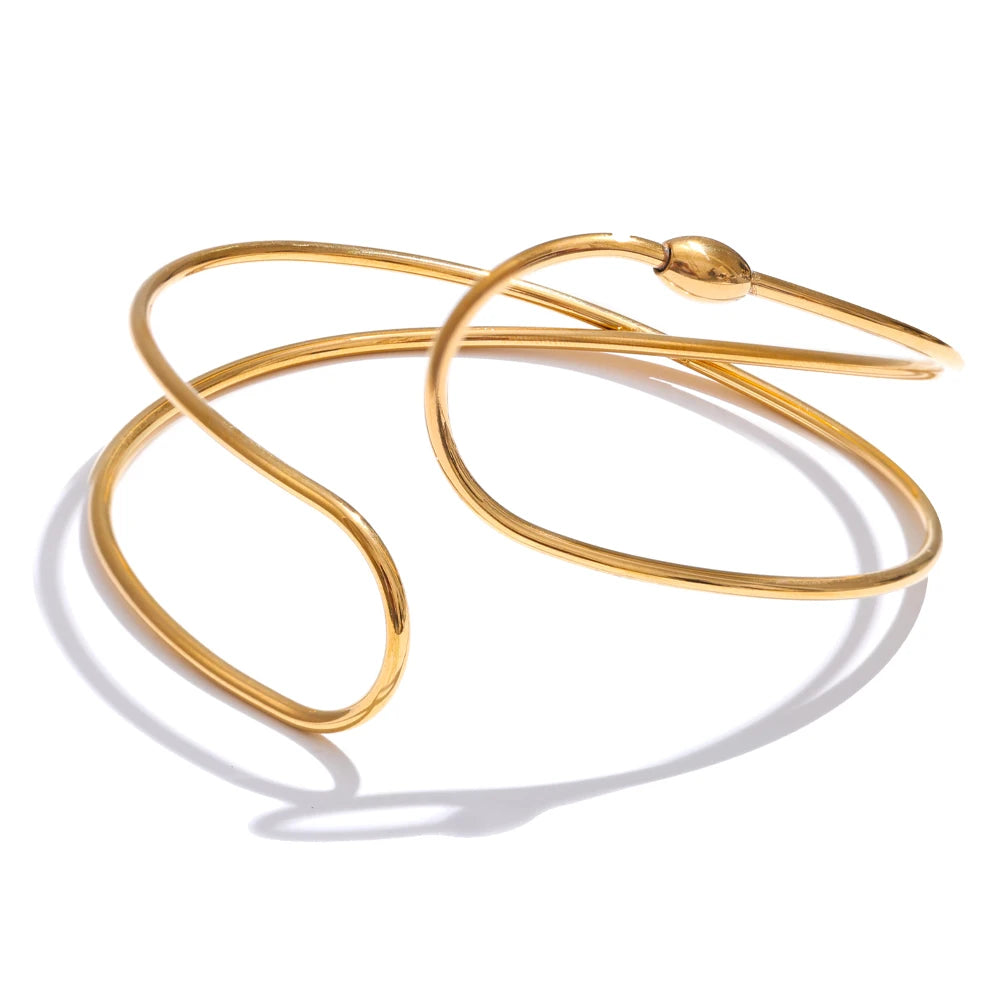 June Hollow Bangle in gold