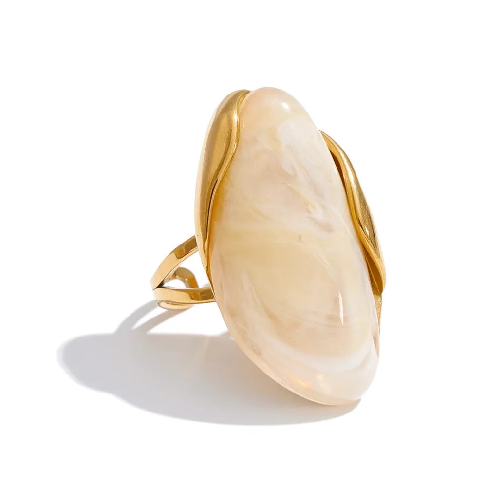Callie Geometric Resin Ring in Ivory