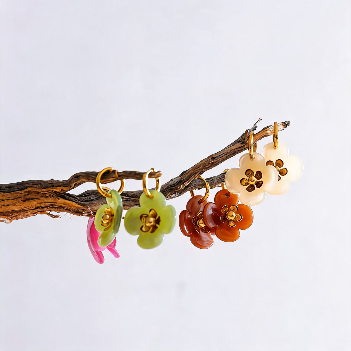 Rilla Resin Flower Earrings