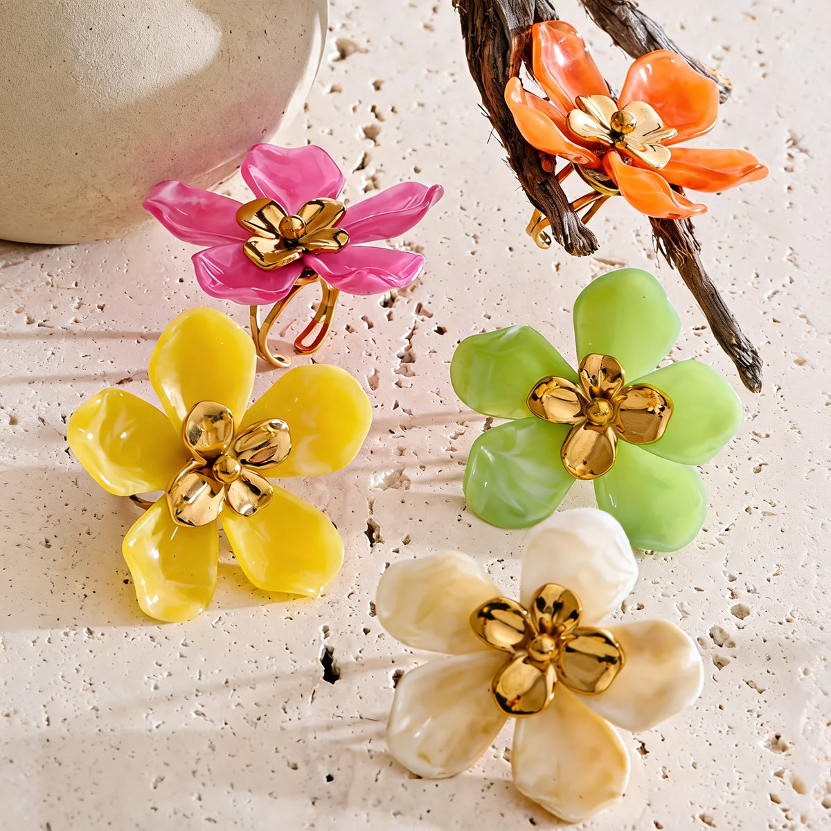 Effie Resin Flower Ring
