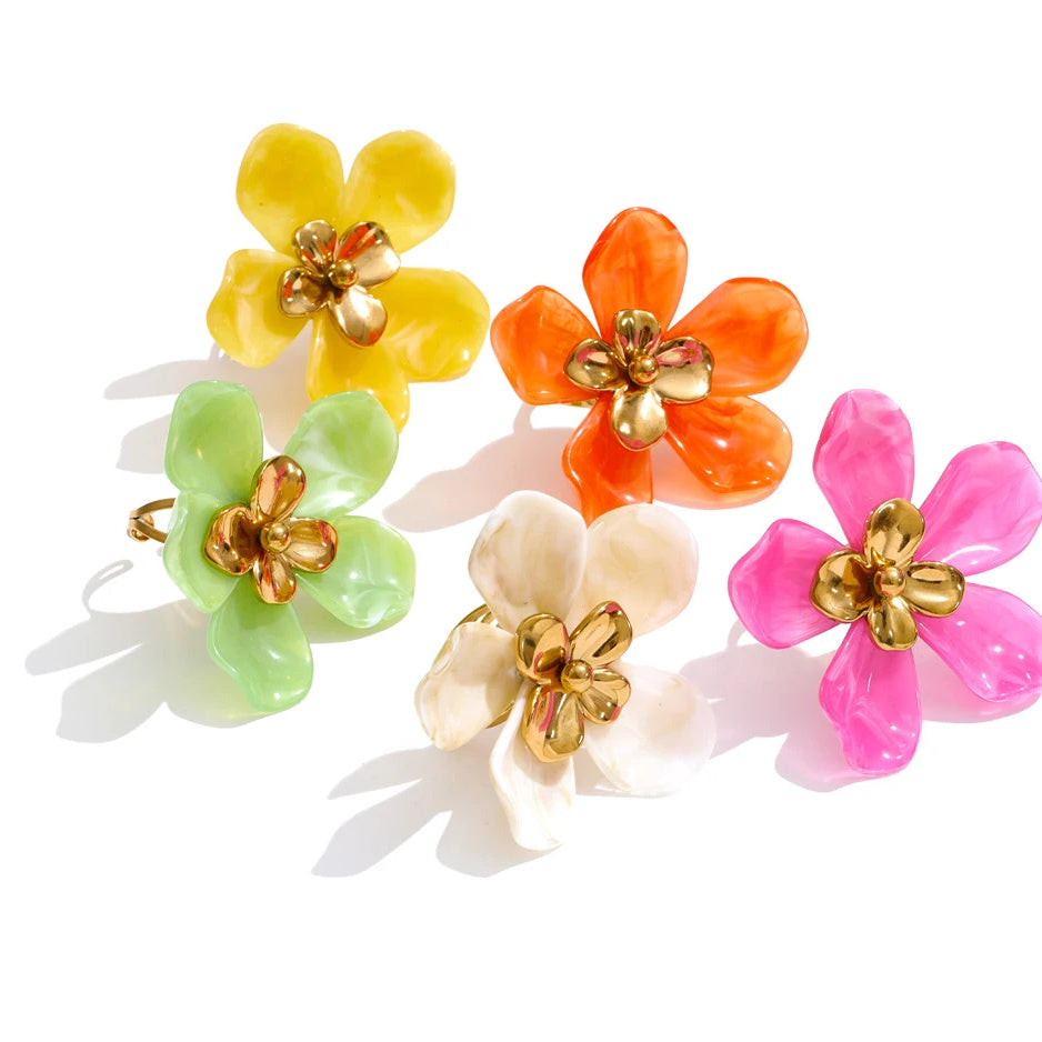 Effie Resin Flower Ring
