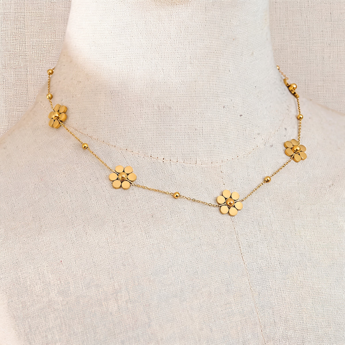 Briar Flower Chain Necklace
