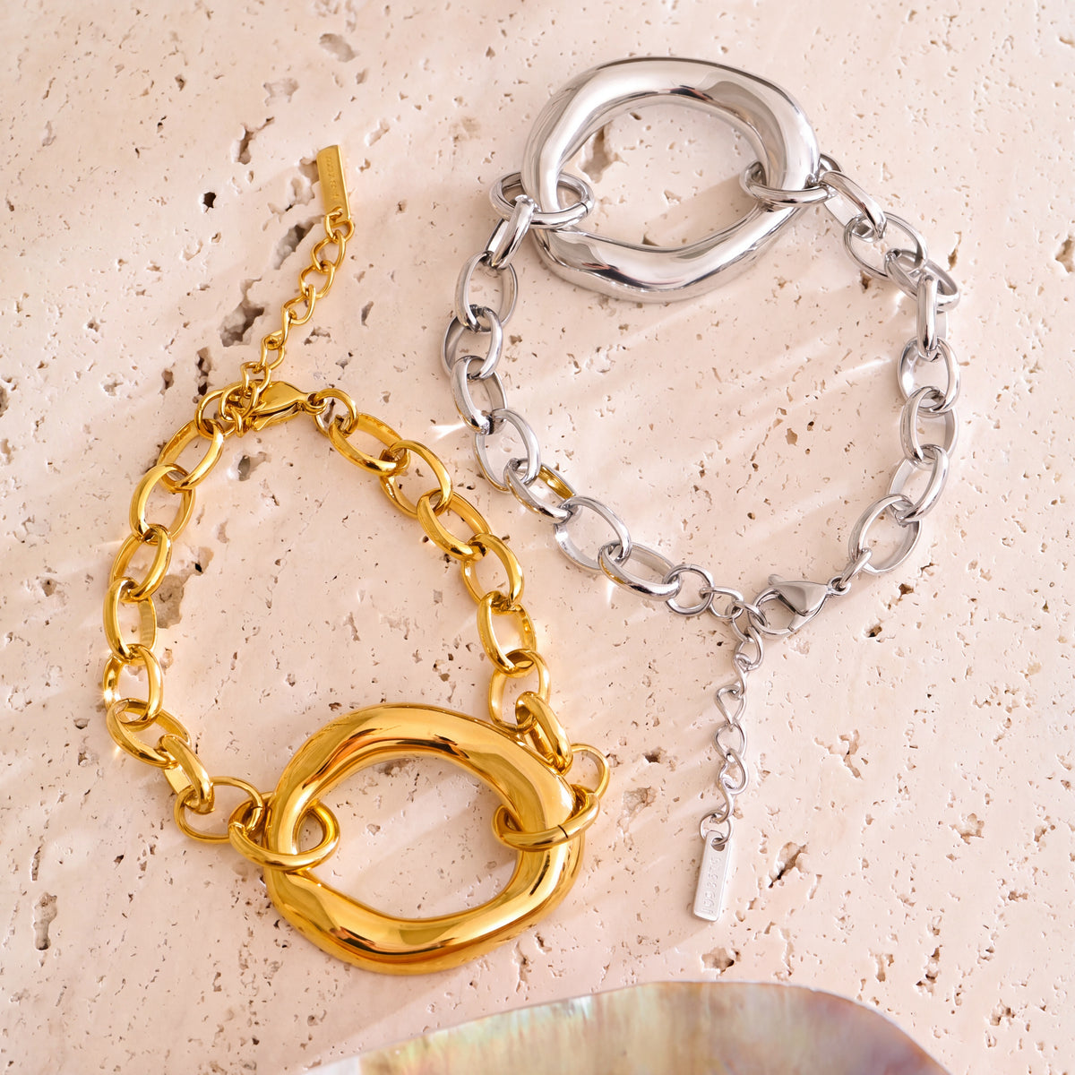 Reeve Oval Link Bracelet