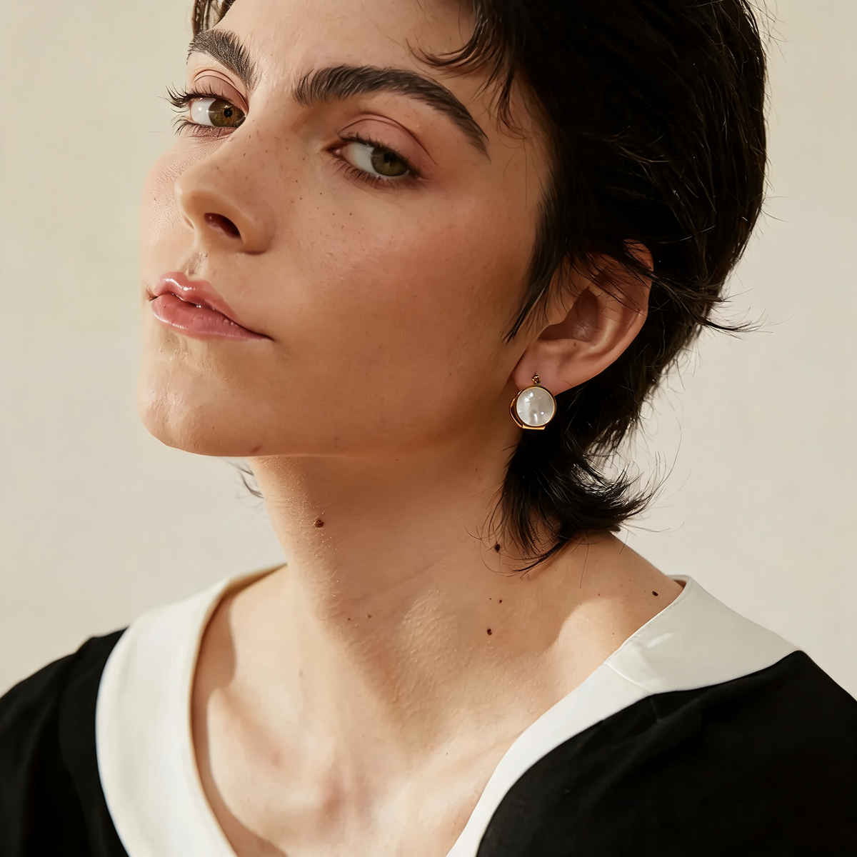 Robin Shell Hoop Earrings