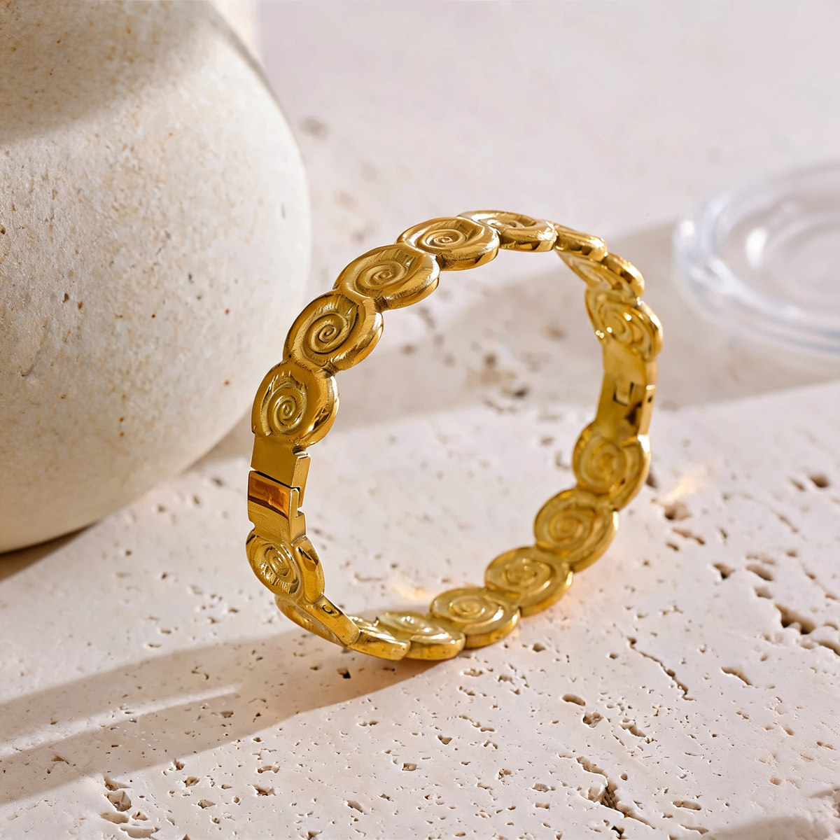Marin Shell Bangle