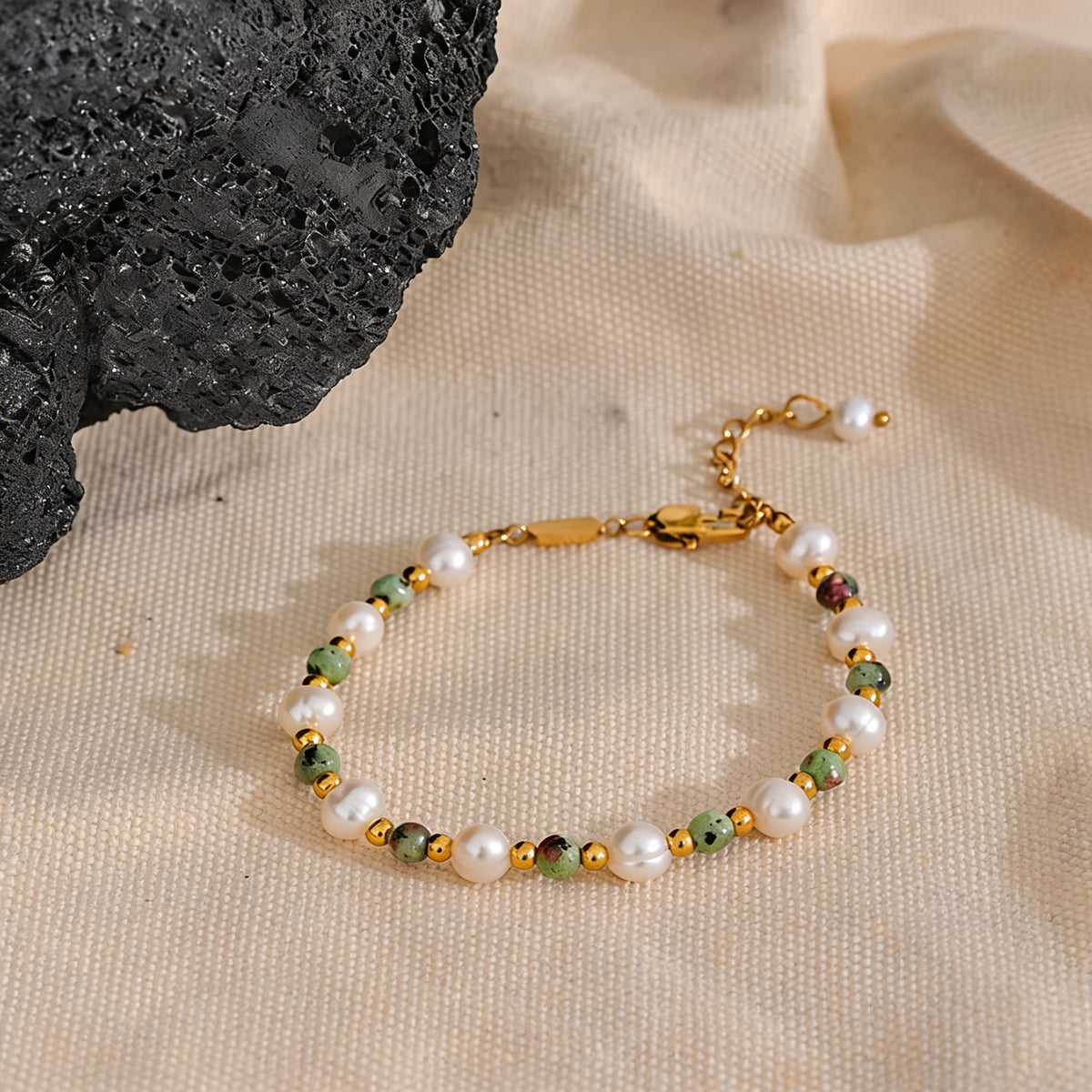 Linnea Pearl Charm Bracelet