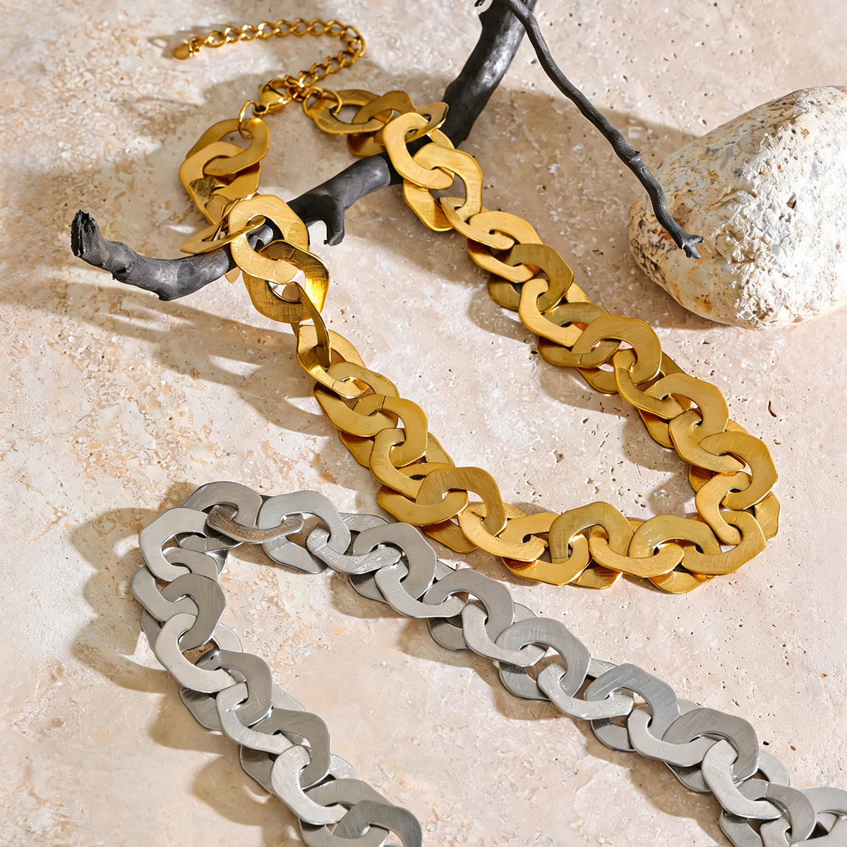 Ella Brushed Link Necklace