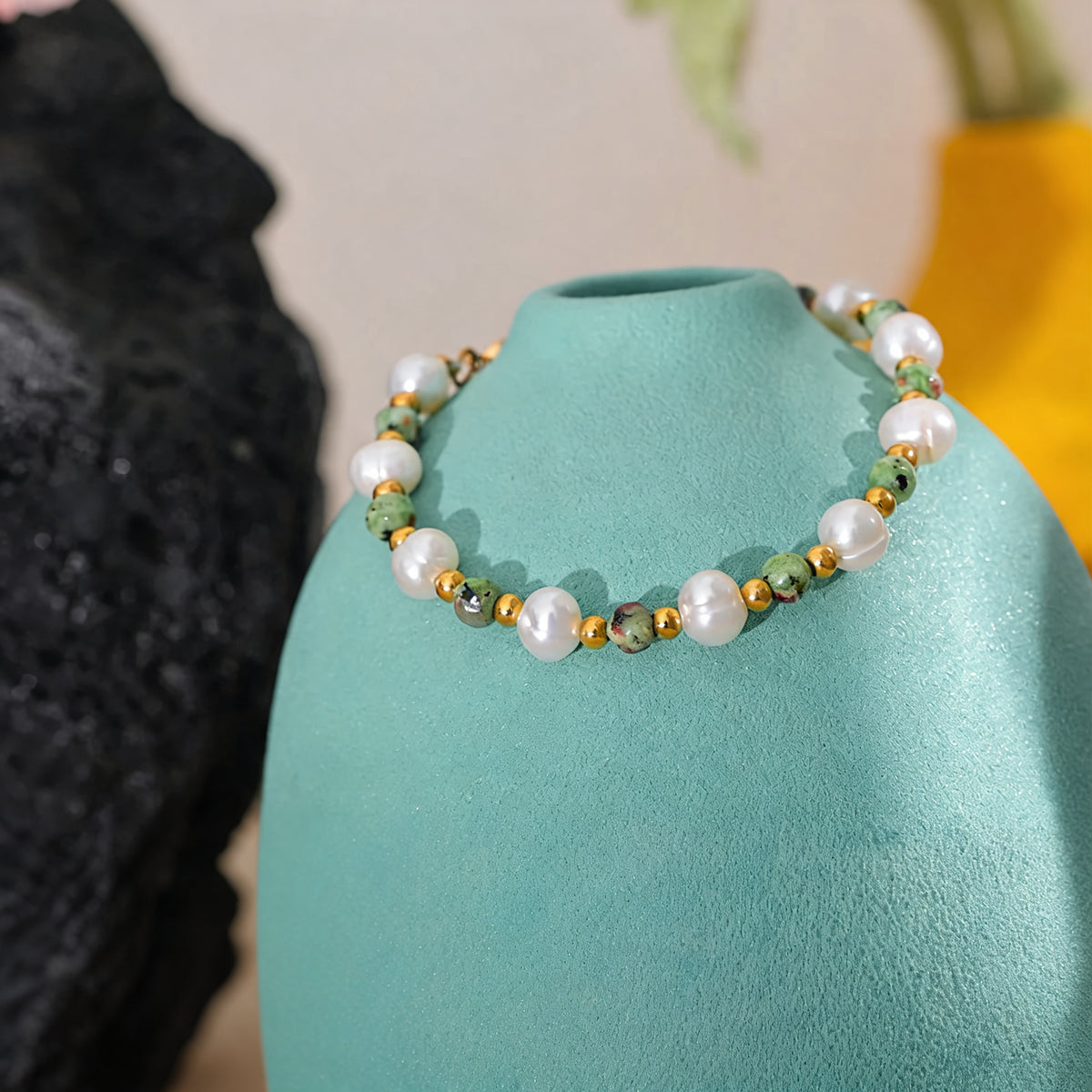 Linnea Pearl Charm Bracelet