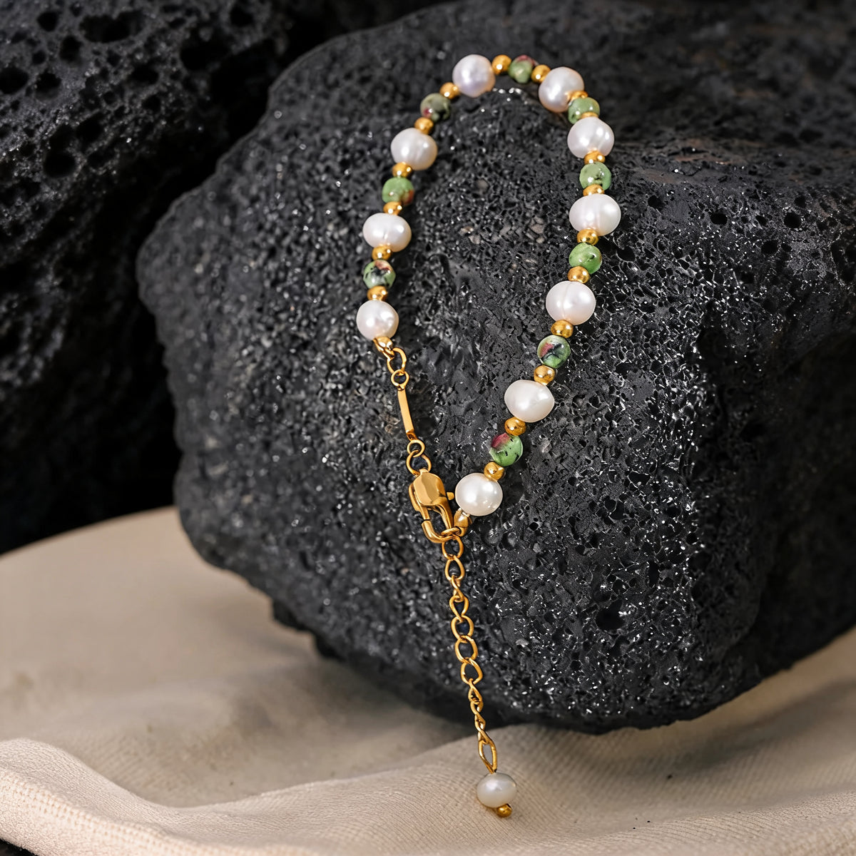 Linnea Pearl Charm Bracelet