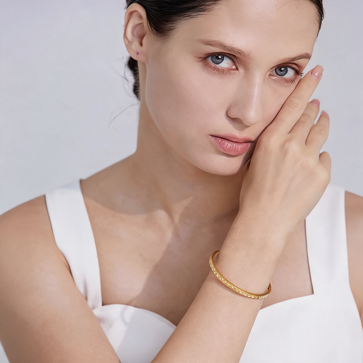 Nina Crystal Bangle