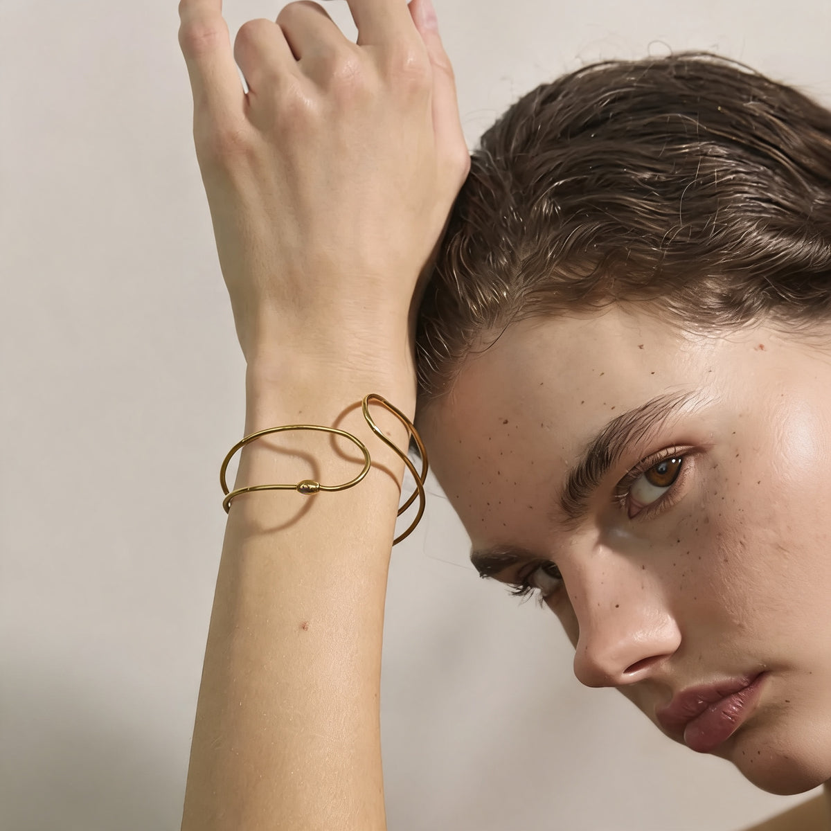 June Hollow Bangle
